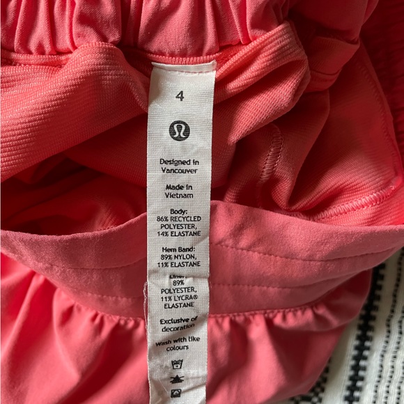 RARE ! Lululemon Raspberry Cream Hotty Hot Shorts ! - Picture 4 of 4